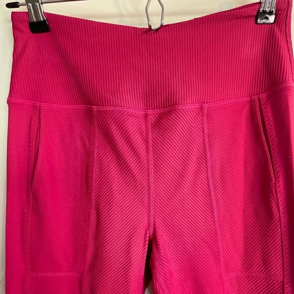 NEW Free People Movement Pink Texture Side Pockets High Rise Leggings.Size M - Picture 8 of 15